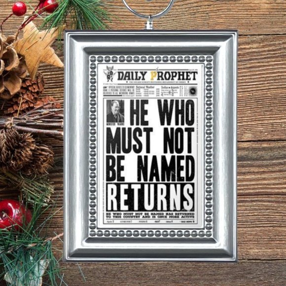 Harry Potter Daily‎ Prophet Newspaper Voldemort Christmas Tree Ornament - Picture 1 of 2